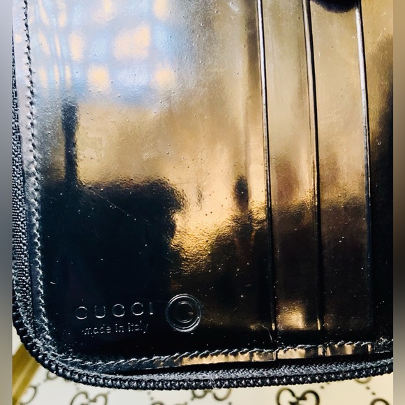 “HP” Auth Gucci black leather and nylon compact wallet - Picture 3 of 12